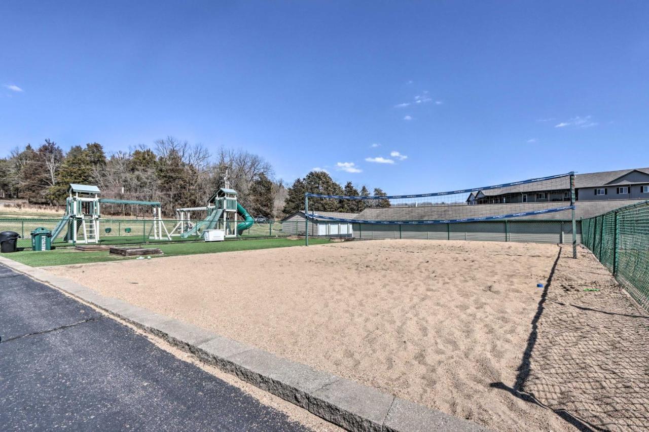 Step-Free Camdenton Condo With Boat Ramp, Dock, Slip 外观 照片